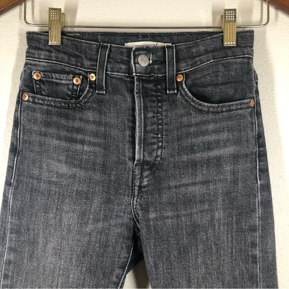 Levi's Wedgie Fit High Rise Skinny Jeans Stretch Gray Ripped Knee Raw Hem 24 - Picture 2 of 9